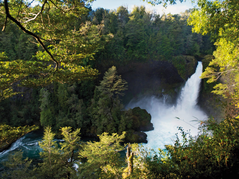 Huilo Huilo Waterfall, Región de los Ríos