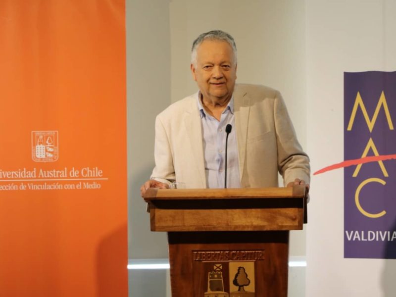 Museo de Arte Contemporáneo de Valdivia conmemora 27 años de su creación en el Teatro Regional Cervantes