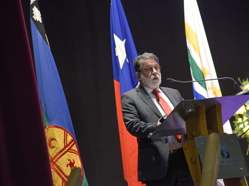 Luis Cuvertino asumió como Gobernador Regional desde el Teatro Regional Cervantes