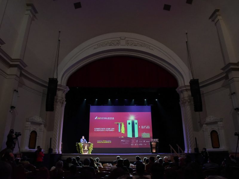 Inauguración de la 28° versión del FICValdivia  se llevó a cabo desde el Teatro Regional Cervantes