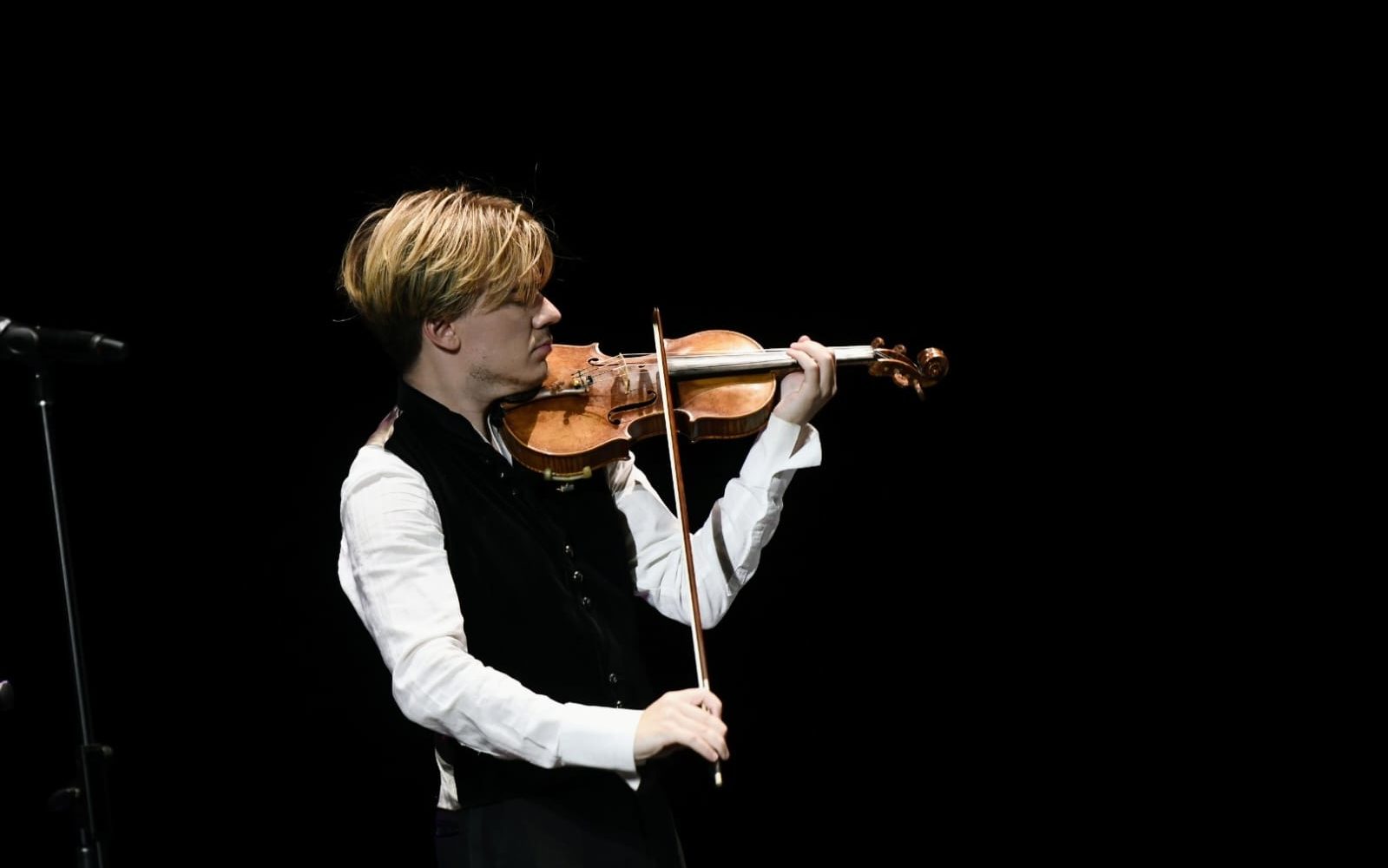Exitosa presentación de Yury Revich en el Teatro Regional Cervantes