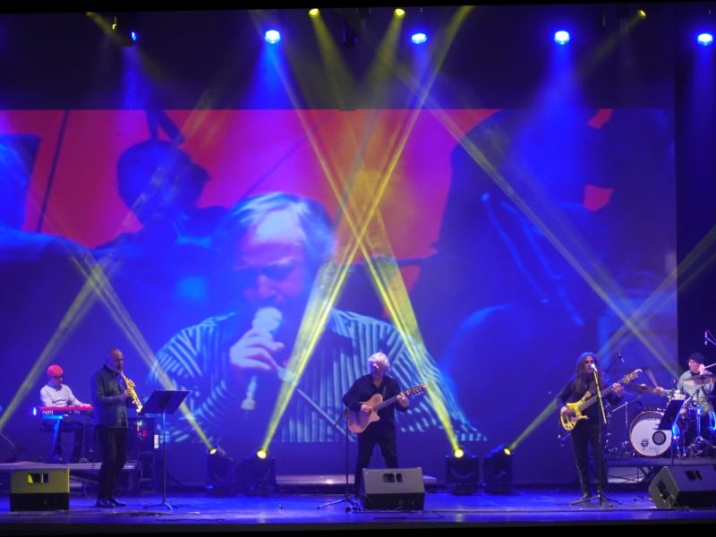 “Llueve sobre Valdivia”: el homenaje que busca reunir 100 guitarras por Schwenke y Nilo