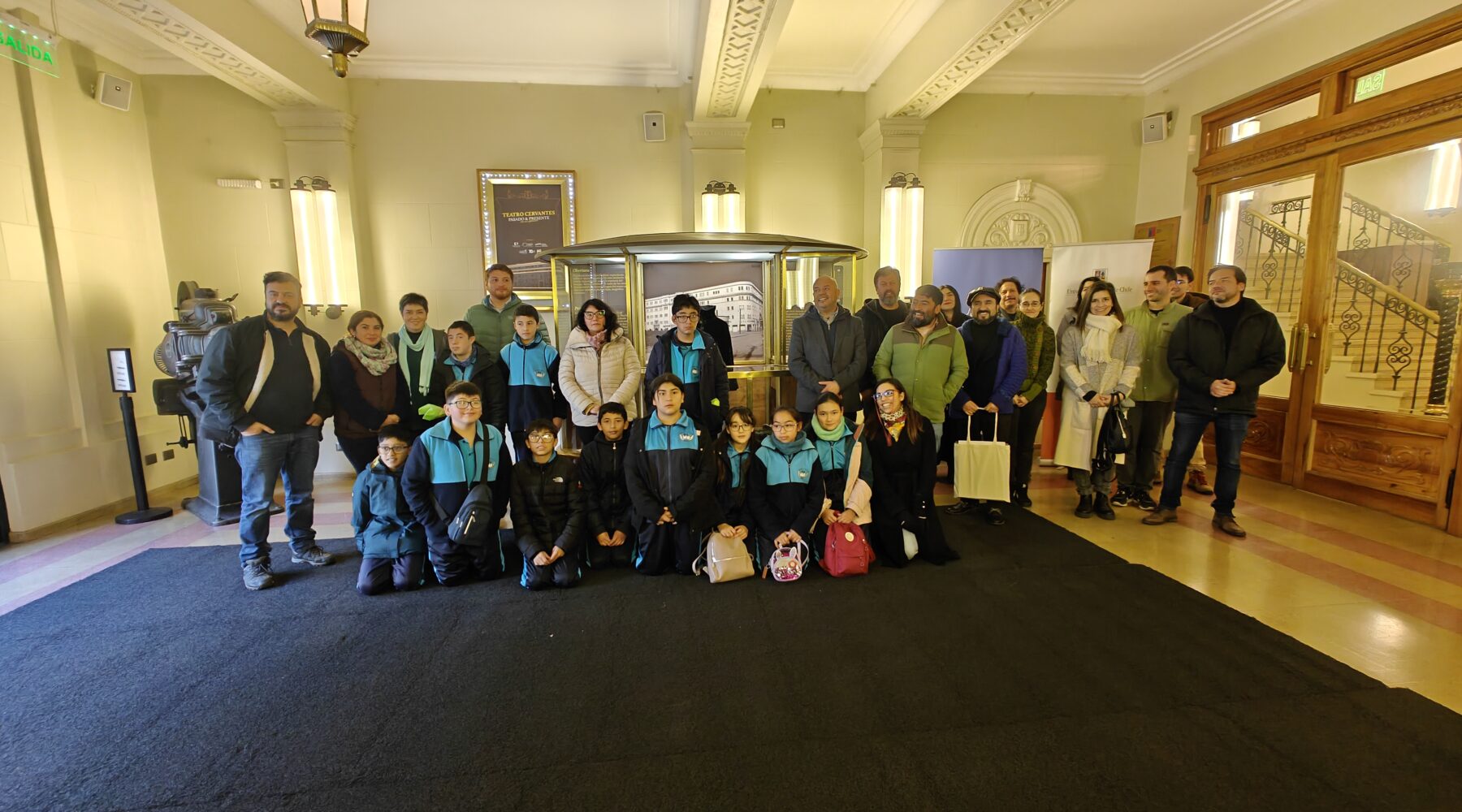 Viaje al pasado: Inauguraron histórica muestra en el Teatro Regional Cervantes